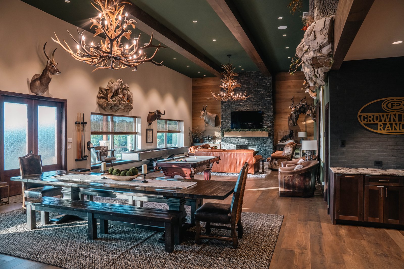 The main hall of the lodge at Crown Point Ranch